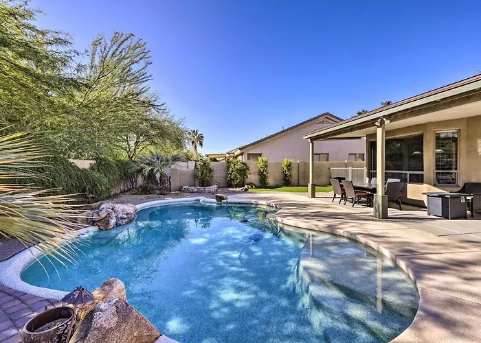 Tee Off, Relax Poolside! Family Home In Scottsdale