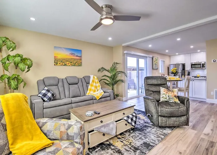 Pool + Hot Tub! Snowbird Escape In Phoenix Area