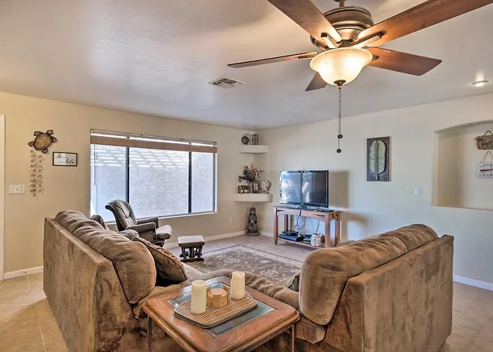 3 Mi To Lake Havasu: Home W/ Patio