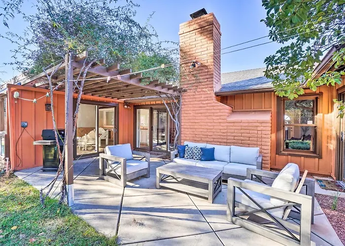 1 Mi To Cathedral Rock Trailhead: Home W/ Sunroom