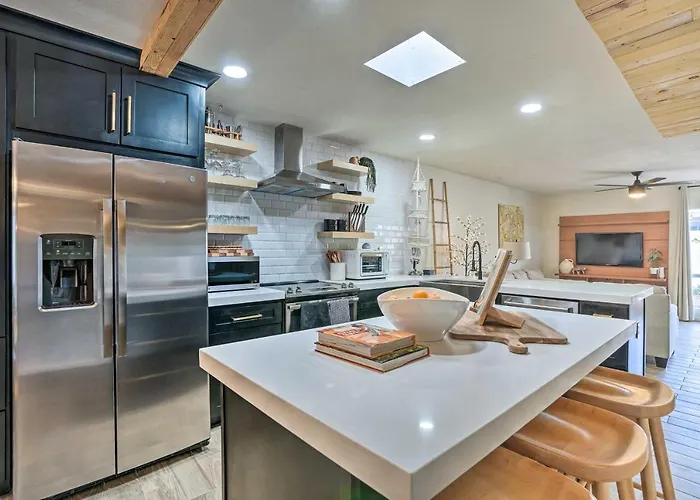 Patio & Workspace: Litchfield Park Vacation Rental