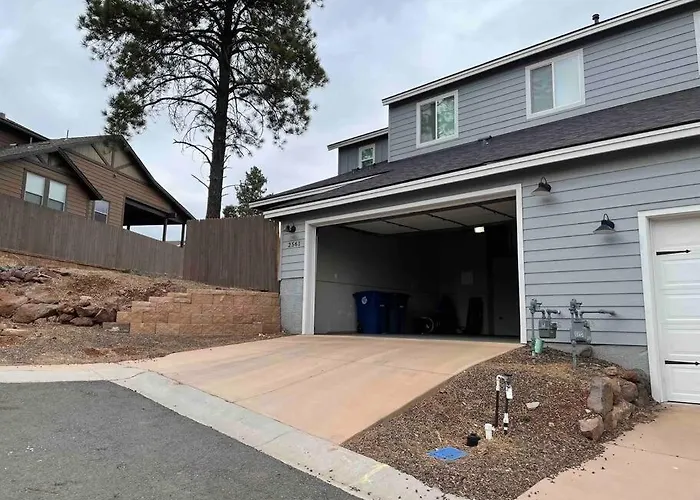 Family Friendly 4-Bdrm 3.5 Bath W Guest Suite