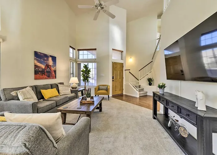 Gilbert Home With Pool Less Than 1 Mi To Town Square!