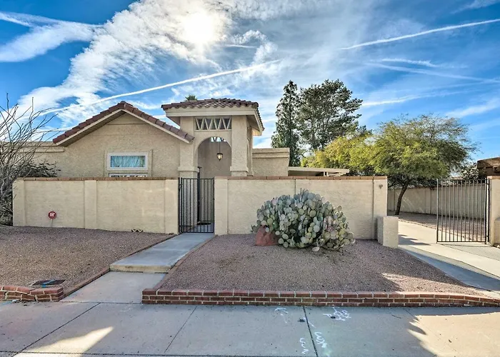 Near Golf! Snowbird Poolside Escape In Scottsdale