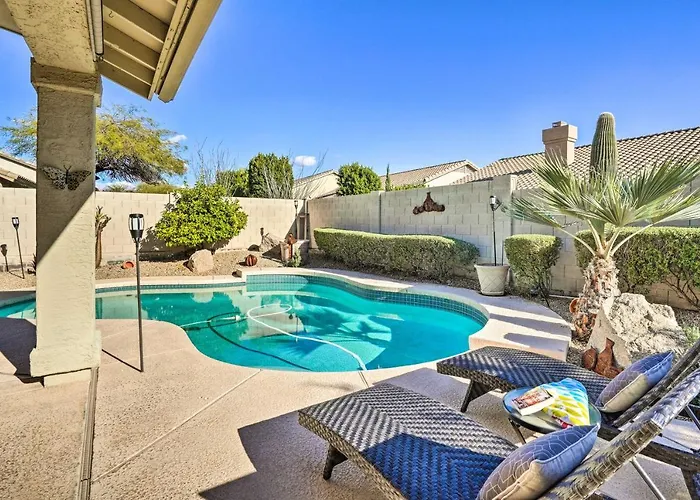 Pool, Bbq & Fire Pit: Family Home In Cave Creek
