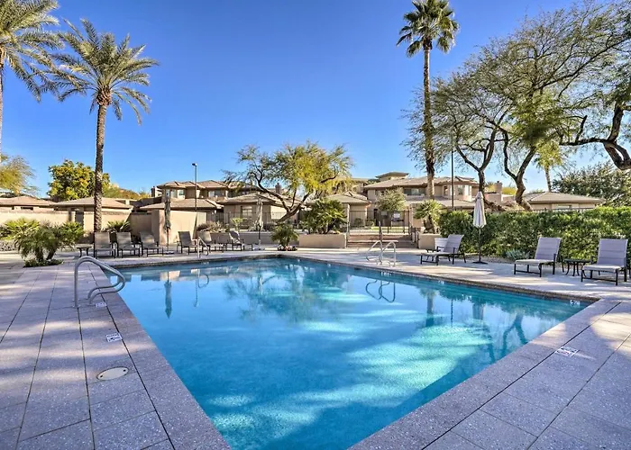 Shop & Golf: Scottsdale Family Home W/ Pool Access