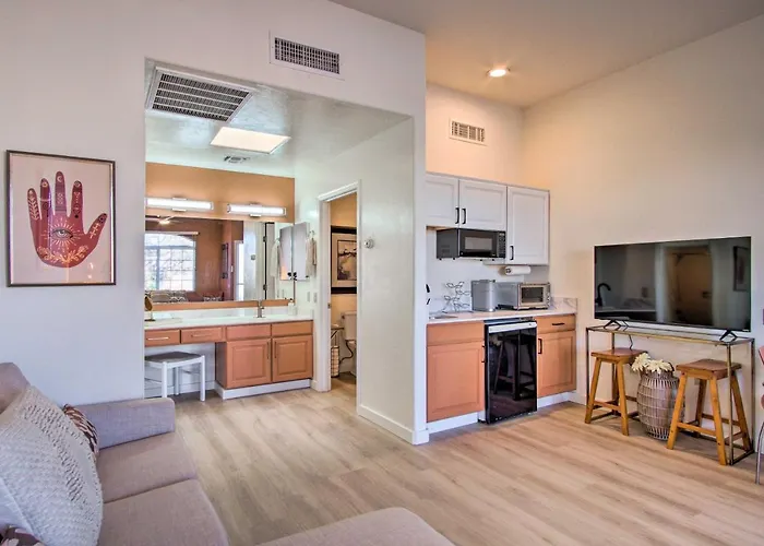 Green Valley Studio In 55+ Community! (Adults Only)
