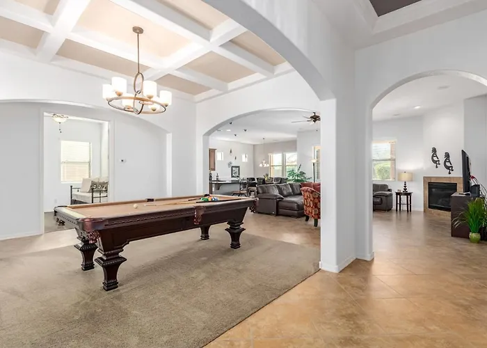 Luxury Stay At Estrella Mountain Ranch