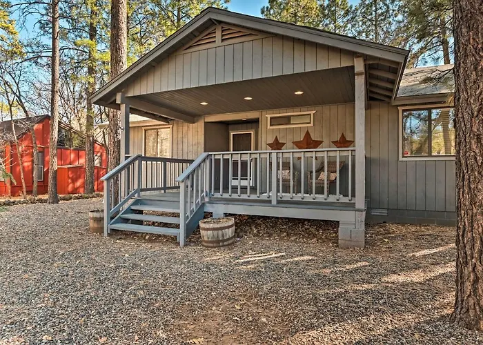 Near Hiking & Golfing: Pinetop Home W/ Deck!