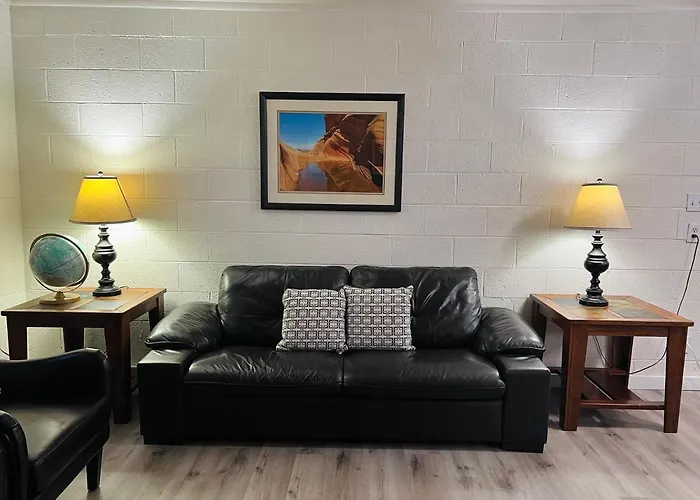 Lake Powell Motel & Apartments