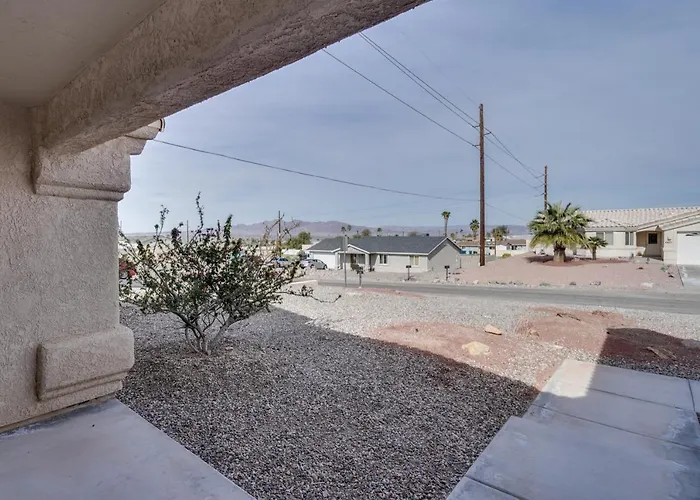 Lake Havasu Home W/ Fire Pit & Grill, 3 Mi To Lake