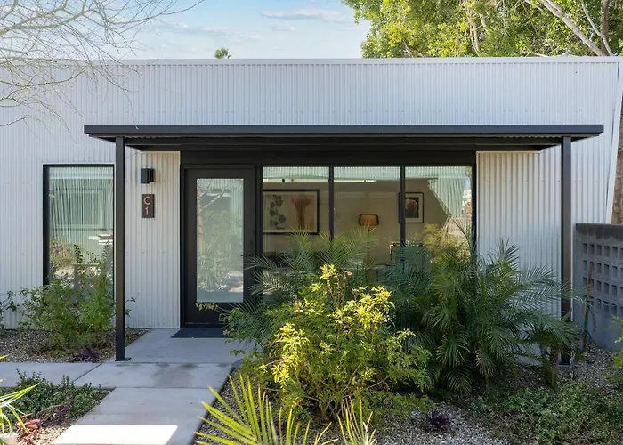 Eco-Friendly 1-Bedroom Apartment - 80 Walkscore!
