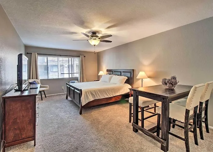 Convenient Pinetop Apt, 1-2 Mi To Golfing!