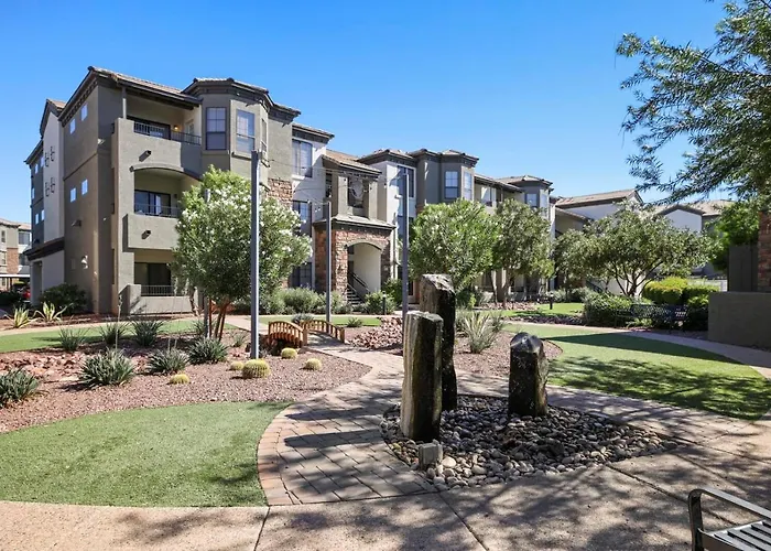 CozySuites Modern Urban in Historic Glendale #727