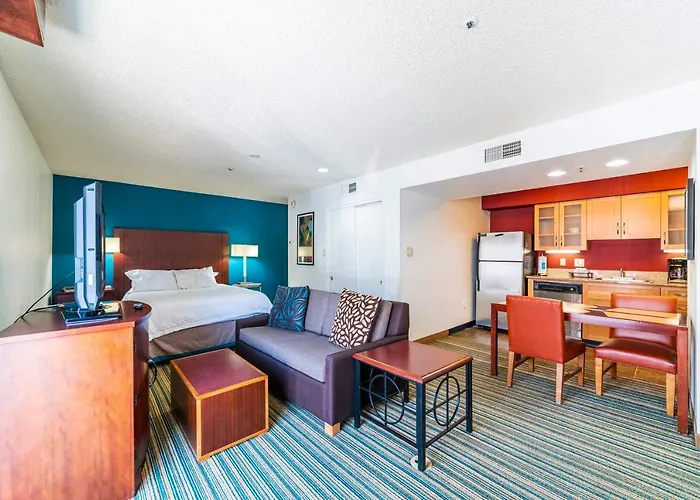 Metro Phoenix Extended Stay - Queen Studio