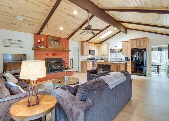 Peaceful Mountain Getaway In The Pines!