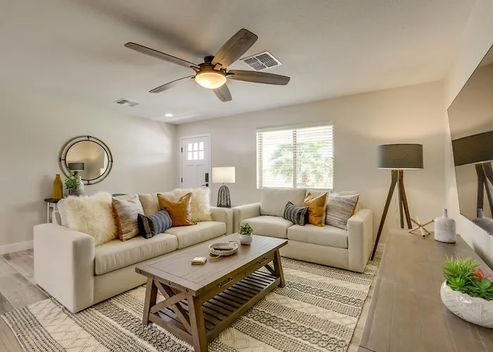 Near Peoria Sports Complex & Golf: Home W/ Patio!