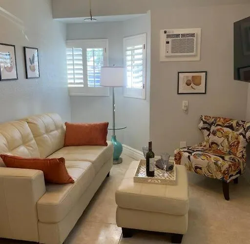 Hideaway In The Heart Of Phoenix With Pool