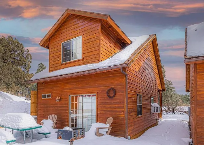 Cabin#2 Elk Hallow - Pet Friendly - Sleeps 6 - Playground & Game Room