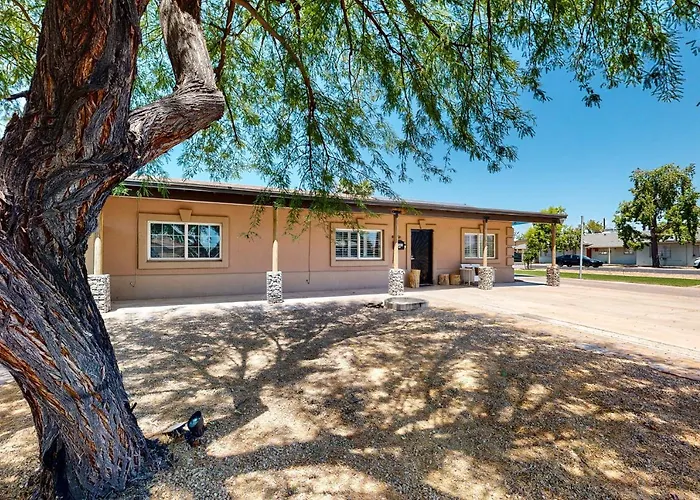4 Mi To Dtwn: Pet-Friendly Getaway In Phoenix