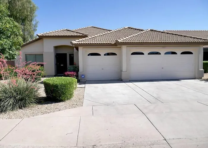 Bright & Fresh Oasis Near Goodyear Ballpark