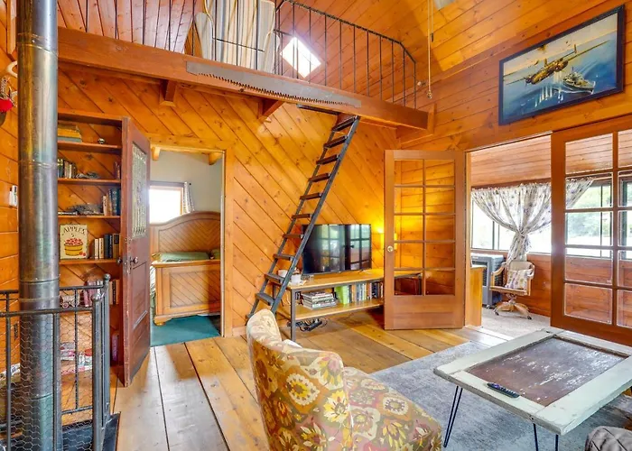 Bisbee Vacation Rental W/ Mountain Views & Sunroom