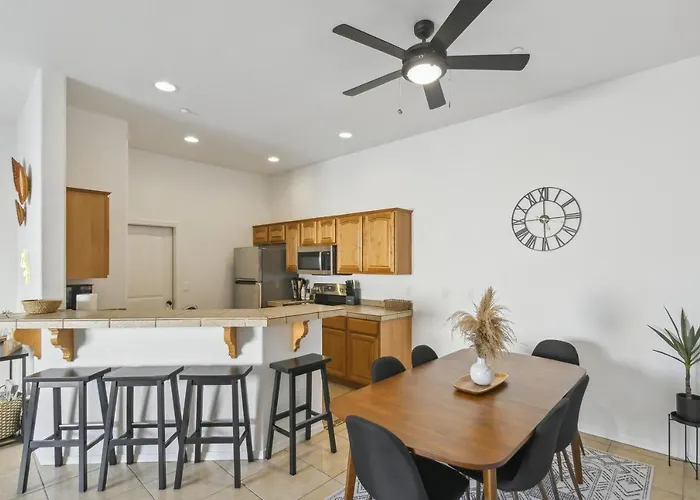1 Mi To Lake: Airy Home W/ Patio In Lake Havasu!