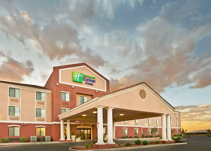 Holiday Inn Express & Suites Willcox