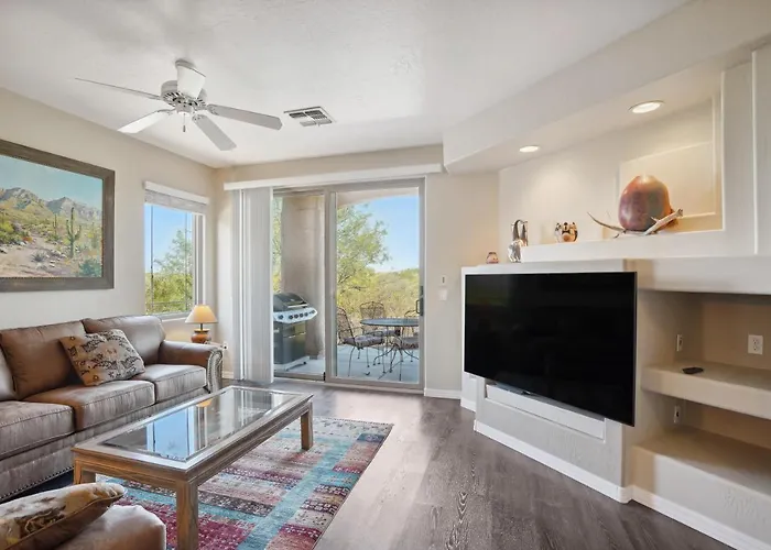 Oro Valley Condo W/ Desert & Mountain Views!