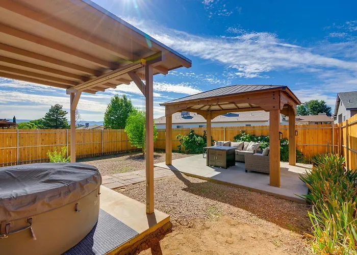Hot Tub & Fire Pit: Prescott Valley Retreat!