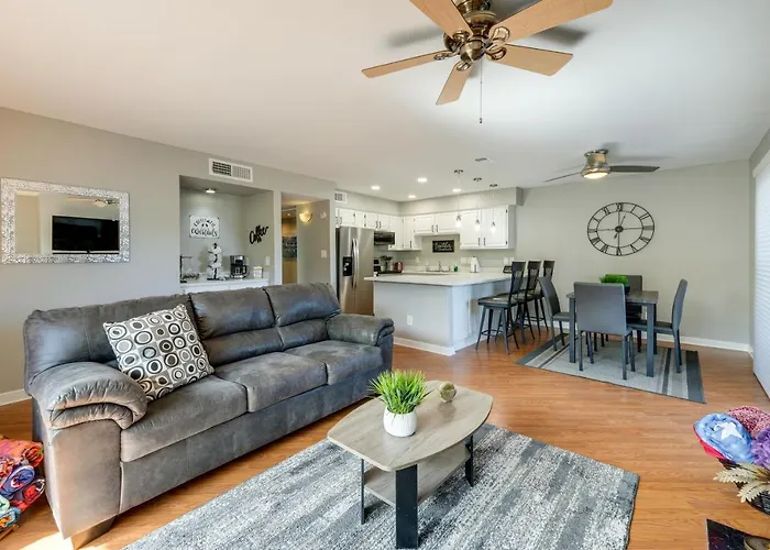 Patio & Pool Access: Modern Oasis 5 Mi To Asu!