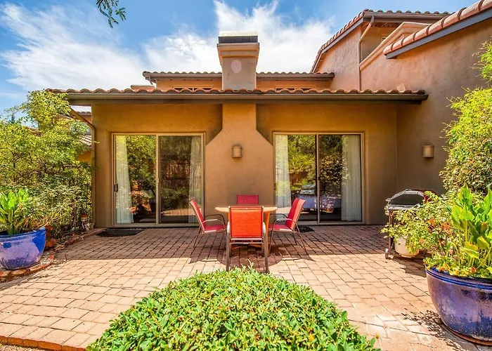 Uptown Sedona Gem: 3-Bed Townhome With Majestic Views And Central Location