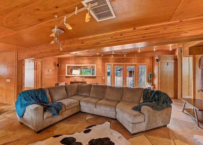 Historic Ranch House Ac On Forest Acres In Town