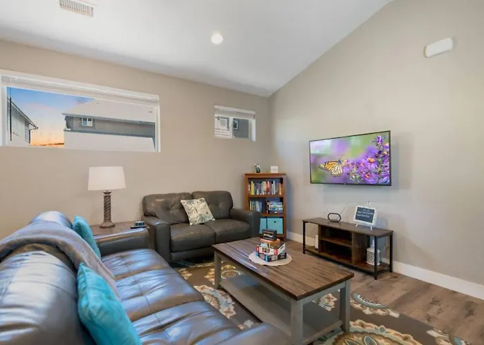 Modern Midtown Home Close To Downtown