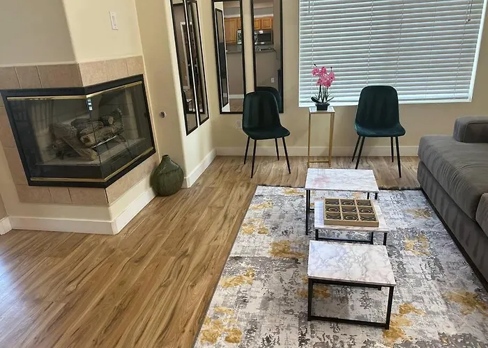 2Br Condo 15 Mins To Downtown Phoenix With Pool & Spa