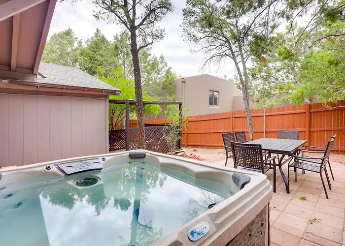 Hot Tub & Patio: Modern Sedona Home!