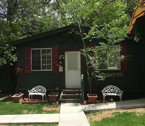 Apple Creek Cottages