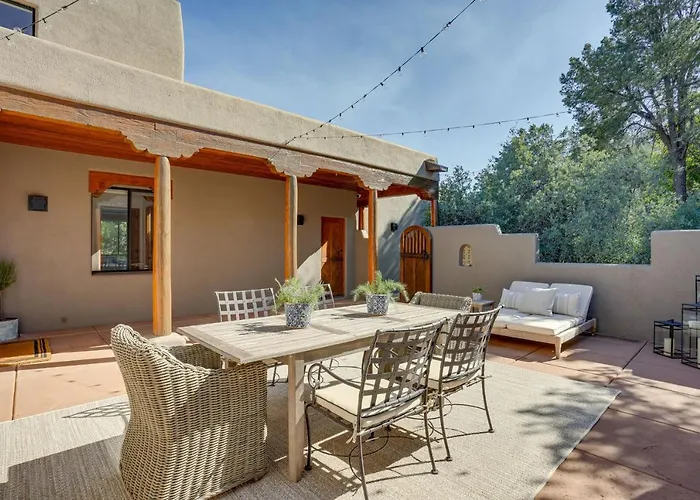 Red Rock Views: Uptown Sedona Home Near Trails!