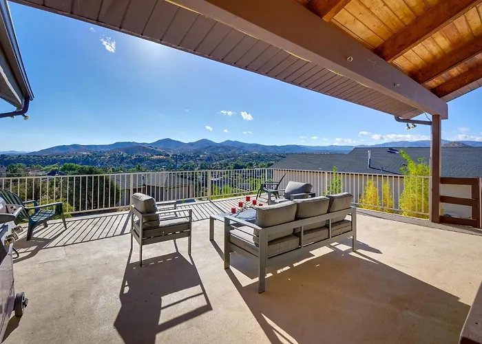 Large Deck And Mountain Views Prescott Getaway!