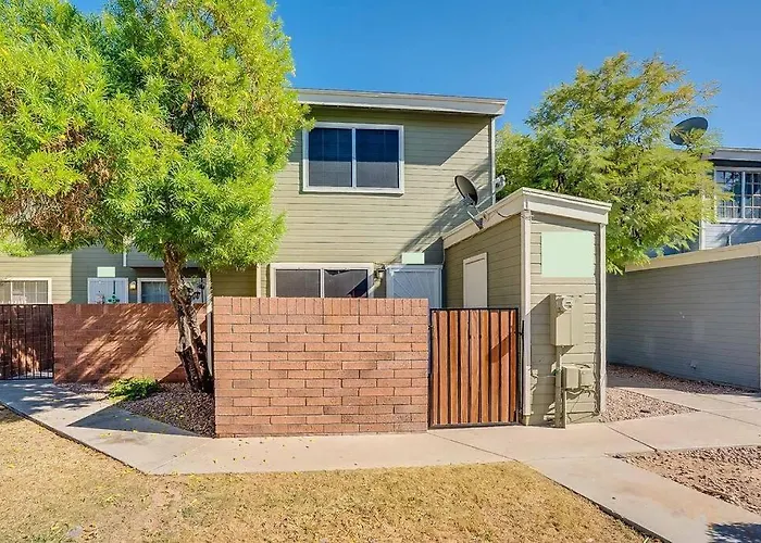 2 Community Pools-Fully Stocked For Longer Stays