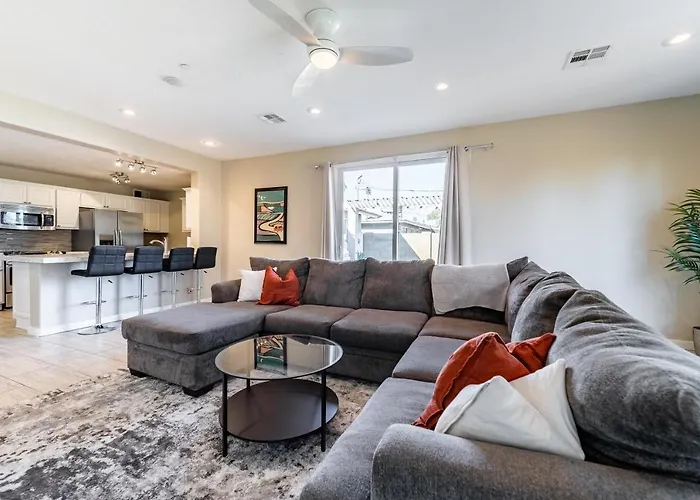 Spacious, Child-Friendly Home, 5 Min To Old Town!
