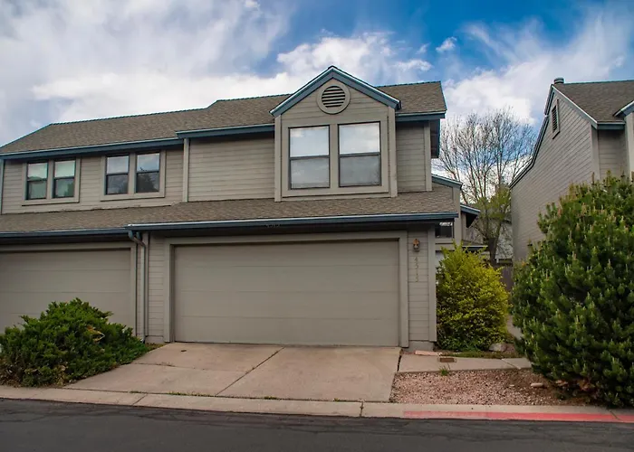Spring Meadows Marvelous & Bright Town Home - Close To Foxglenn Park And Country Club!