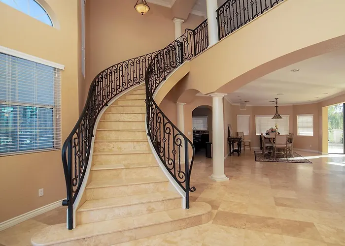 Golf Course Luxury Retreat On Hogan