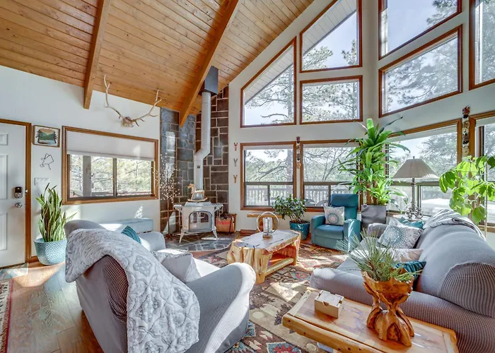 Deck&Scenic Views Munds Park Cabin!