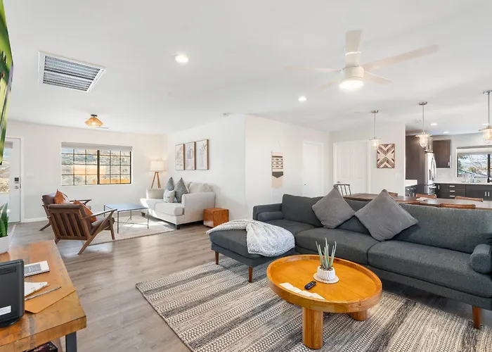 Mountainview Zen Retreat With Hot Tub, Game Room, Close To Old Town