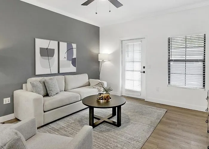Landing Modern Apartment With Amazing Amenities