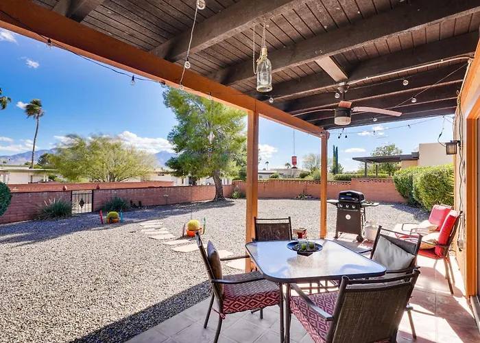 Pet-Friendly 55+ Green Valley Home W/ Golf Gear!