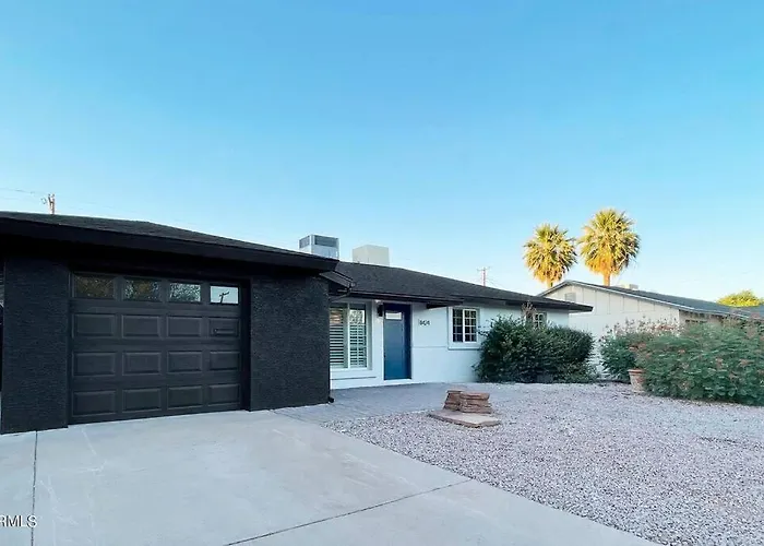 South Scottsdale Remodeled Beauty