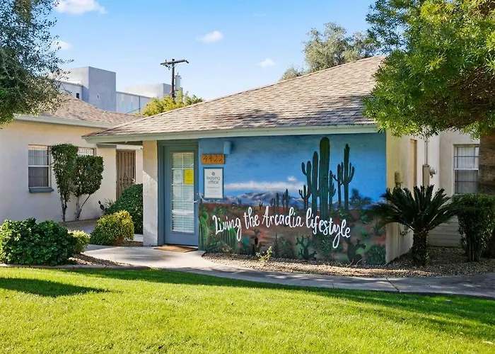 Desert Skyline Apt W/Pool & More