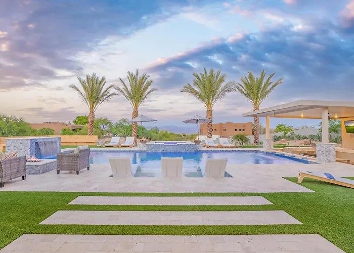 Mountain Views, Luxury, Heated Pool, Putting Green